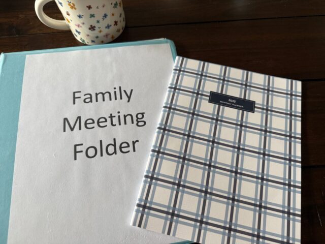 Staying on Track With Your Spouse–Running a Weekly Family Meeting